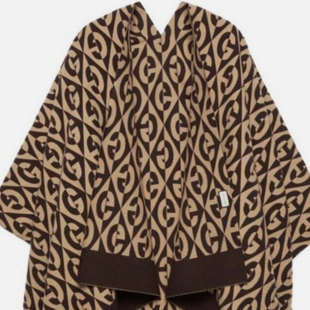 GUCCI GG RHOMBUS PONCHO. - Picture 2 of 11